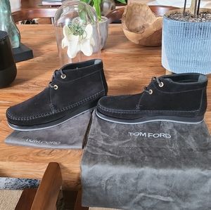 Tom Ford chuka in black suede